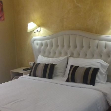 Mideia Hotel Levadeia Bagian luar foto