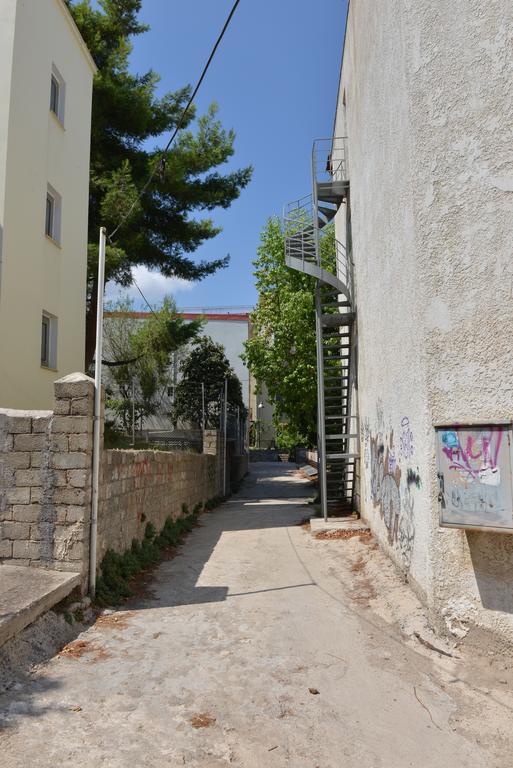 Mideia Hotel Levadeia Bagian luar foto