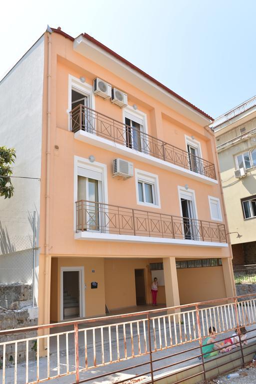 Mideia Hotel Levadeia Bagian luar foto