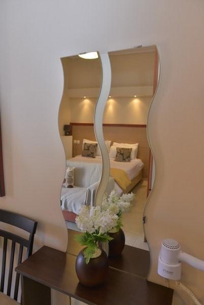 Mideia Hotel Levadeia Bagian luar foto