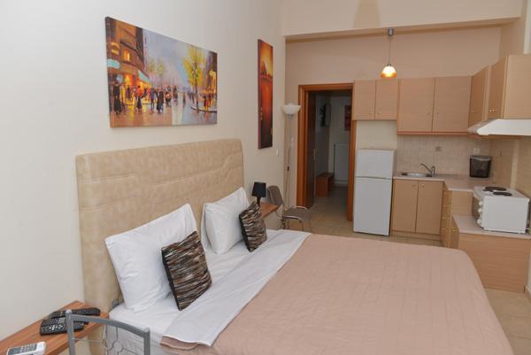 Mideia Hotel Levadeia Bagian luar foto