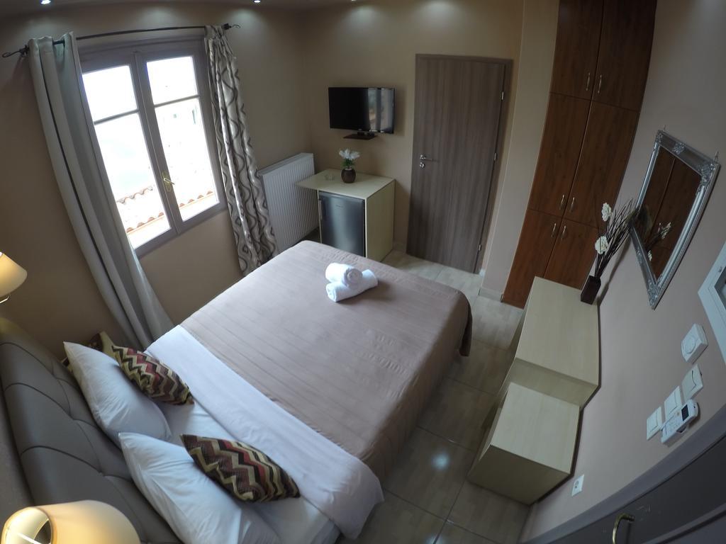 Mideia Hotel Levadeia Bagian luar foto