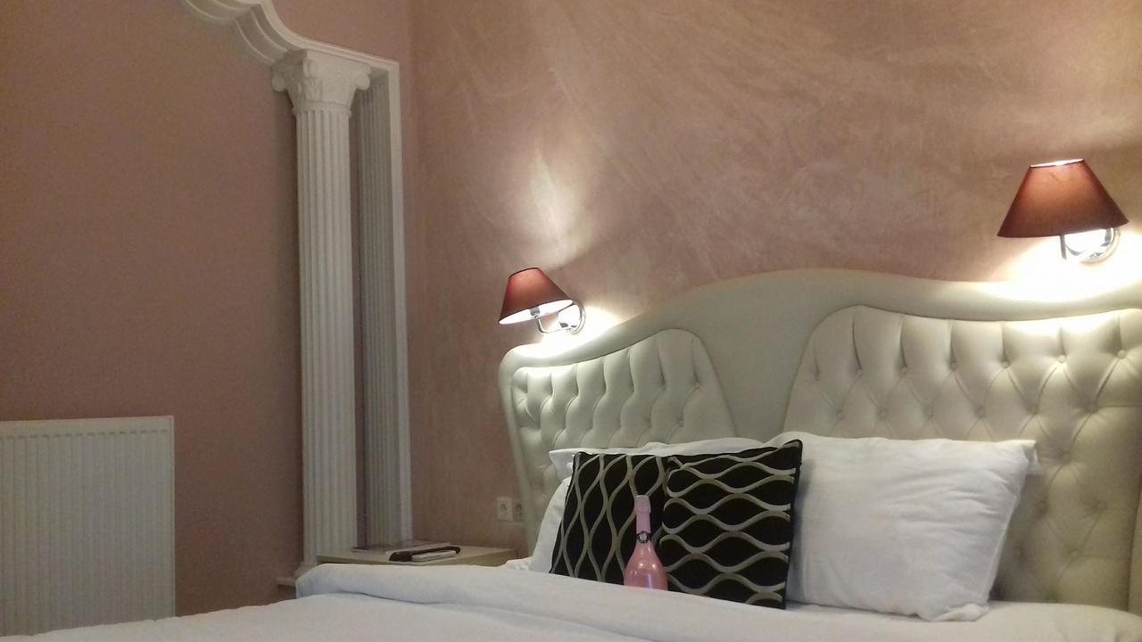 Mideia Hotel Levadeia Bagian luar foto